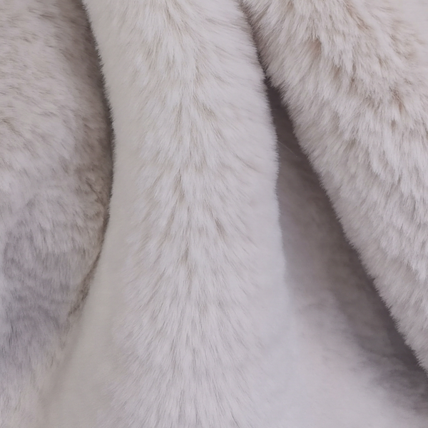 Ткань, стилизованная под мех кролика благородного цвета ivory